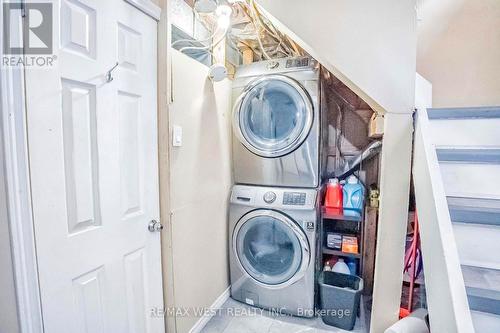 96 Cultra Square, Toronto, ON - Indoor Photo Showing Laundry Room