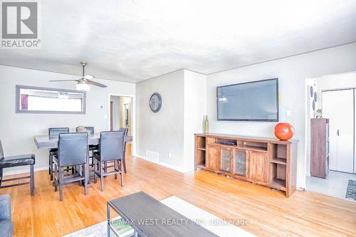 96 Cultra Square, Toronto, ON - Indoor Photo Showing Other Room