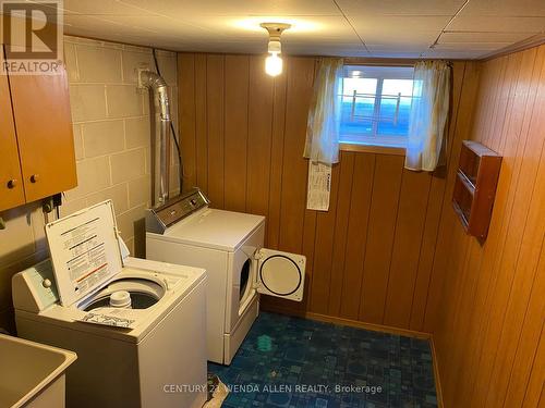 126 Birkdale Road, Toronto, ON - Indoor Photo Showing Laundry Room