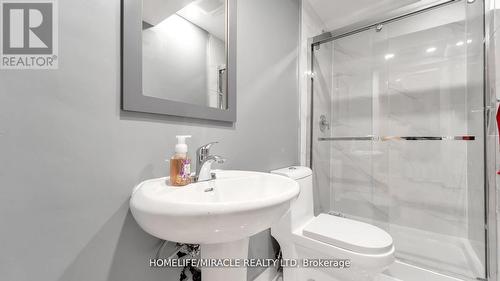 39 Abela Lane, Ajax, ON - Indoor Photo Showing Bathroom