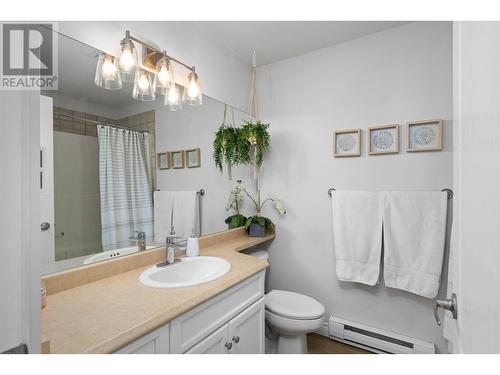 688 Lequime Road Unit# 409, Kelowna, BC - Indoor Photo Showing Bathroom