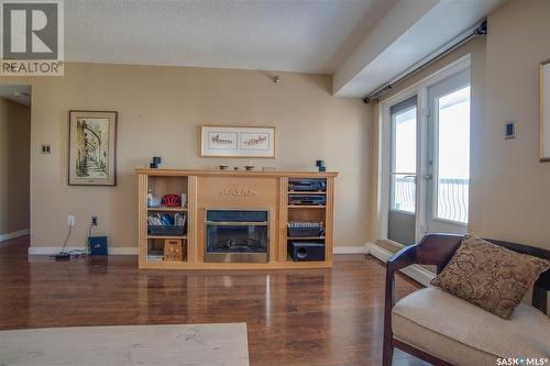 904 405 5Th Avenue N, Saskatoon, SK - Indoor With Fireplace