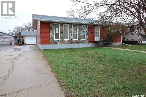 662 9Th Street W, Shaunavon, SK - Outdoor