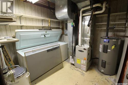 662 9Th Street W, Shaunavon, SK - Indoor Photo Showing Basement