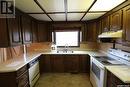 662 9Th Street W, Shaunavon, SK  - Indoor Photo Showing Kitchen With Double Sink 