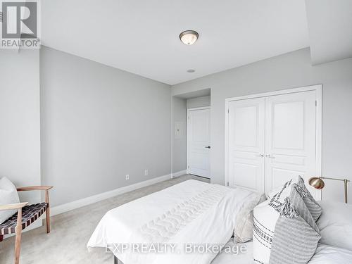 611 - 1 Hurontario Street, Mississauga, ON - Indoor Photo Showing Bedroom