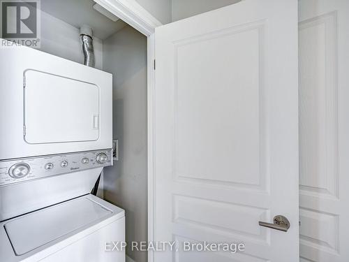 611 - 1 Hurontario Street, Mississauga, ON - Indoor Photo Showing Laundry Room