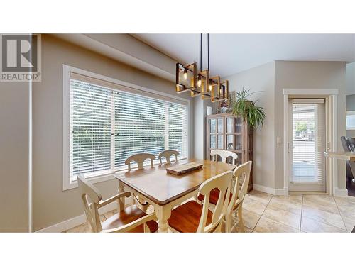 833 Breeze Place, Kelowna, BC - Indoor Photo Showing Dining Room