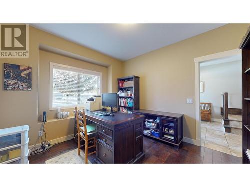 833 Breeze Place, Kelowna, BC - Indoor Photo Showing Office