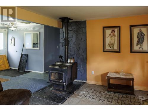 845 4Th Avenue, Mcbride, BC - Indoor Photo Showing Other Room