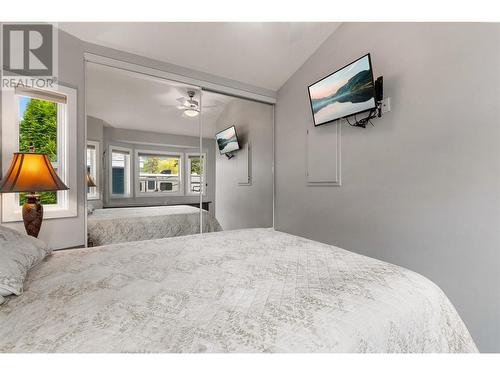 4354 Highway 3 Unit# 62, Keremeos, BC - Indoor Photo Showing Bedroom