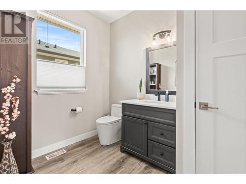 2262 Oglow Drive, Armstrong, BC - Indoor Photo Showing Bathroom