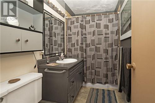 1465 Southview Drive, Sudbury, ON - Indoor Photo Showing Bathroom