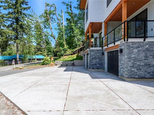 2-990 1St St, Courtenay, BC - Outdoor