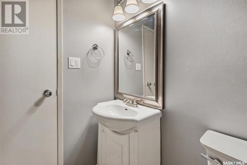 78 Leddy Crescent, Saskatoon, SK - Indoor Photo Showing Bathroom