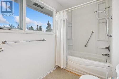 78 Leddy Crescent, Saskatoon, SK - Indoor Photo Showing Bathroom