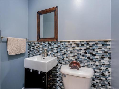 103-7091 Grant Rd West, Sooke, BC - Indoor Photo Showing Bathroom