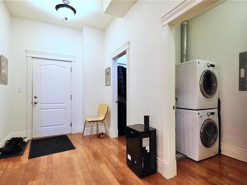 209-1602 Quadra St, Victoria, BC - Indoor Photo Showing Laundry Room