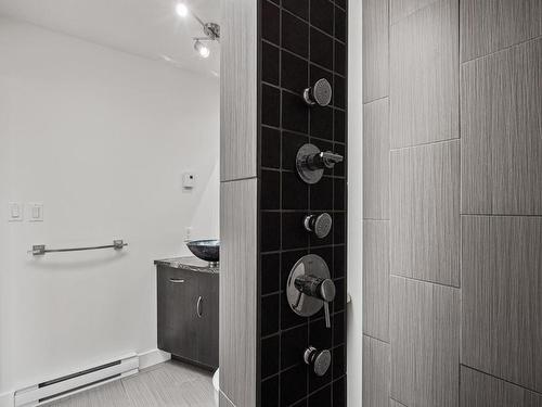 571A Mcphee Ave, Courtenay, BC - Indoor Photo Showing Bathroom