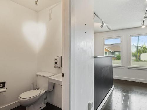 571A Mcphee Ave, Courtenay, BC - Indoor Photo Showing Bathroom