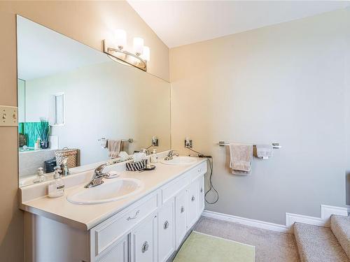 1141 Butterball Dr, Qualicum Beach, BC - Indoor Photo Showing Bathroom