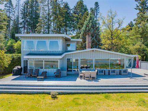 1141 Butterball Dr, Qualicum Beach, BC - Outdoor With Deck Patio Veranda