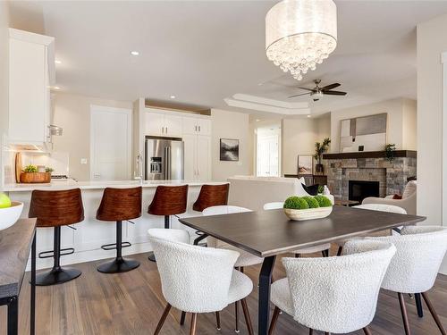 1163 Lee Rd, Parksville, BC - Indoor Photo Showing Dining Room