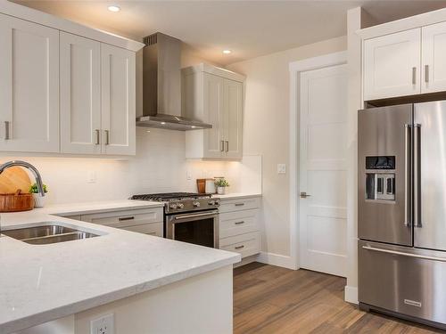 1163 Lee Rd, Parksville, BC - Indoor Photo Showing Kitchen With Stainless Steel Kitchen With Double Sink With Upgraded Kitchen