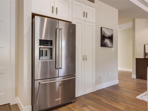 1163 Lee Rd, Parksville, BC - Indoor Photo Showing Kitchen With Stainless Steel Kitchen