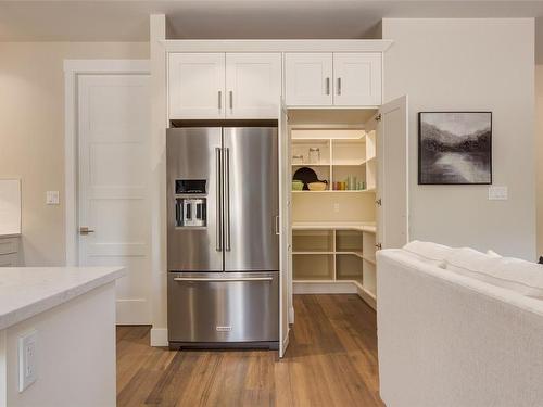 1163 Lee Rd, Parksville, BC - Indoor Photo Showing Kitchen