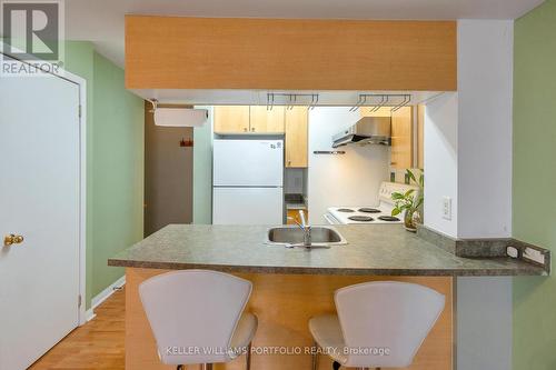 737 - 5 Everson Drive, Toronto, ON - Indoor Photo Showing Kitchen