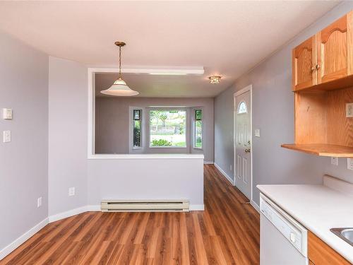 A-2350 Kilpatrick Ave, Courtenay, BC - Indoor Photo Showing Kitchen