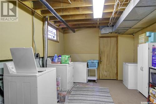 3214 Hill Avenue, Regina, SK - Indoor Photo Showing Laundry Room
