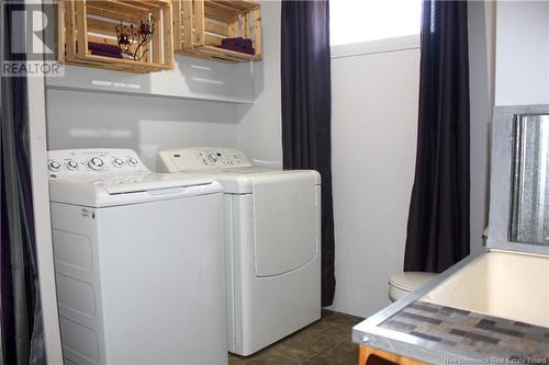 1095 Le Paradis Road, Saint-Jacques, NB - Indoor Photo Showing Laundry Room