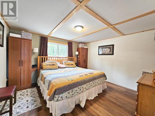 7132 Bowron Lake Road, Quesnel, BC - Indoor Photo Showing Bedroom