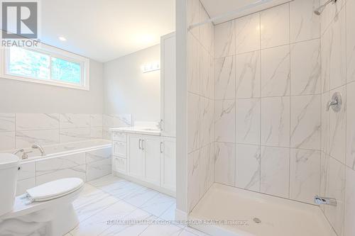 3940 Alcina Avenue, Innisfil, ON - Indoor Photo Showing Bathroom