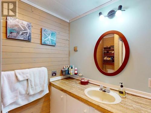11-4500 Claridge Road, Powell River, BC - Indoor Photo Showing Bathroom