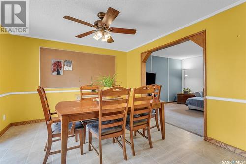 2 Blue Place, Saskatoon, SK - Indoor Photo Showing Dining Room