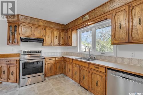 2 Blue Place, Saskatoon, SK - Indoor Photo Showing Kitchen With Double Sink