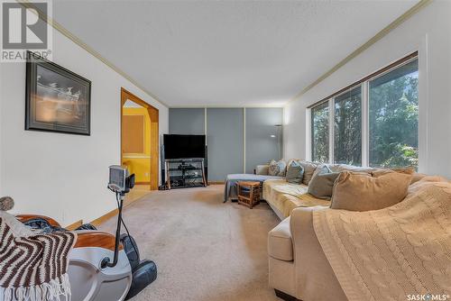 2 Blue Place, Saskatoon, SK - Indoor Photo Showing Living Room