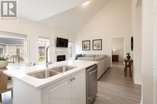 4 Clermiston Crescent, Brampton, ON - Indoor Photo Showing Kitchen With Double Sink