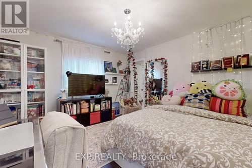 16 Corner Brook Crescent, Vaughan, ON - Indoor Photo Showing Bedroom