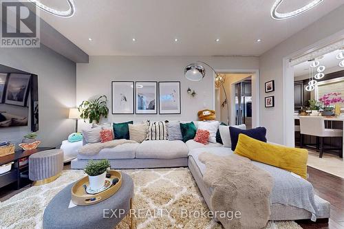 16 Corner Brook Crescent, Vaughan, ON - Indoor Photo Showing Living Room