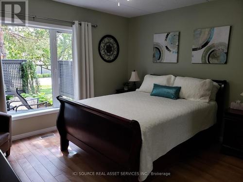 305 Mariners Way, Collingwood, ON - Indoor Photo Showing Bedroom