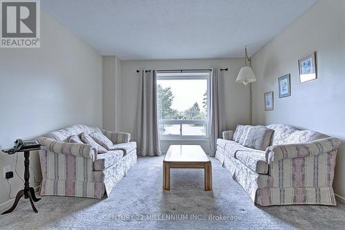 34 - 34 Mcmullen Crescent, Brampton, ON - Indoor Photo Showing Living Room