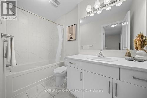 313 Grackle Street, Ottawa, ON - Indoor Photo Showing Bathroom