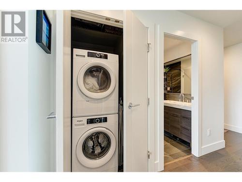 1181 Sunset Drive Unit# 2501, Kelowna, BC - Indoor Photo Showing Laundry Room