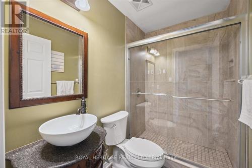301 - 385 Lakebreeze Drive, Clarington, ON - Indoor Photo Showing Bathroom