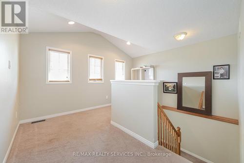 32 Chantler Road, New Tecumseth, ON - Indoor Photo Showing Other Room