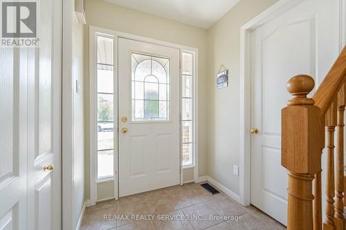 32 Chantler Road, New Tecumseth, ON - Indoor Photo Showing Other Room